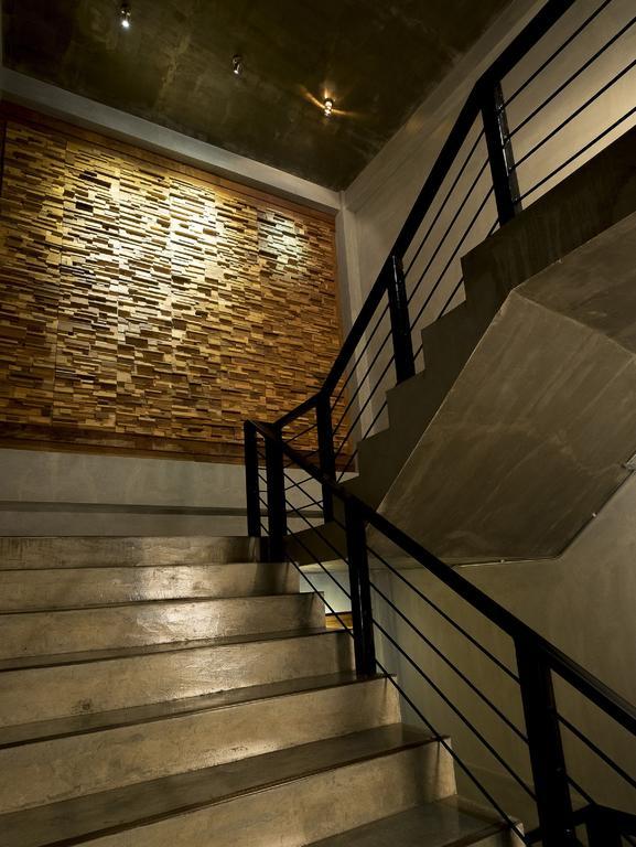 Thapae Loft Hotell Chiang Mai Exteriör bild