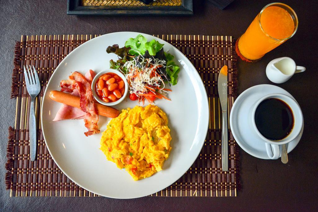 Thapae Loft Hotell Chiang Mai Exteriör bild