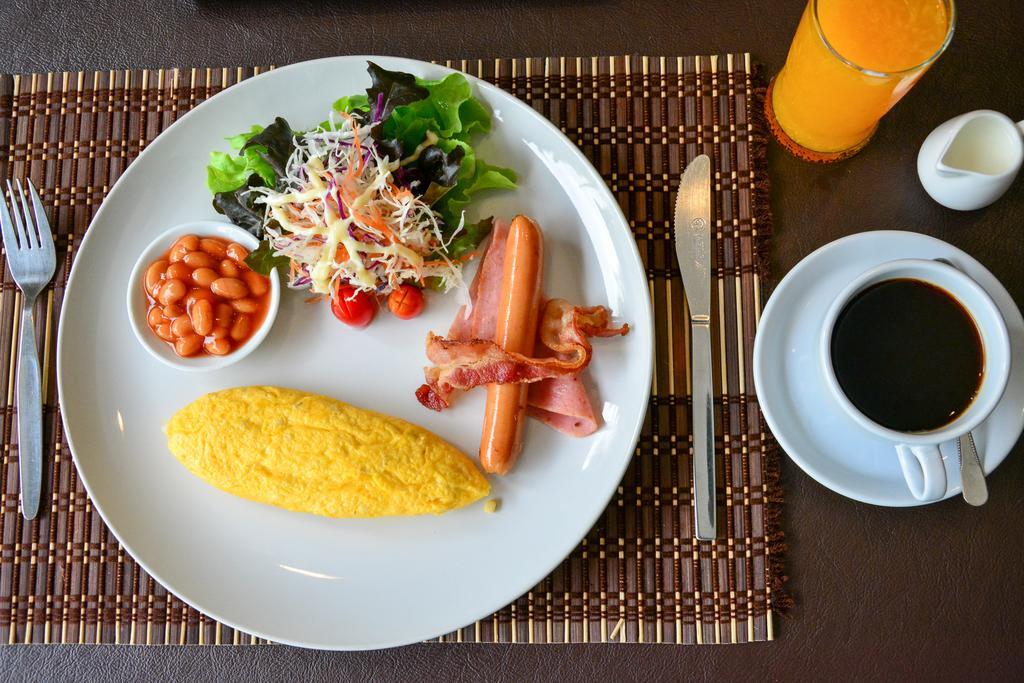 Thapae Loft Hotell Chiang Mai Exteriör bild