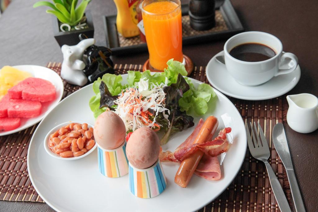 Thapae Loft Hotell Chiang Mai Exteriör bild