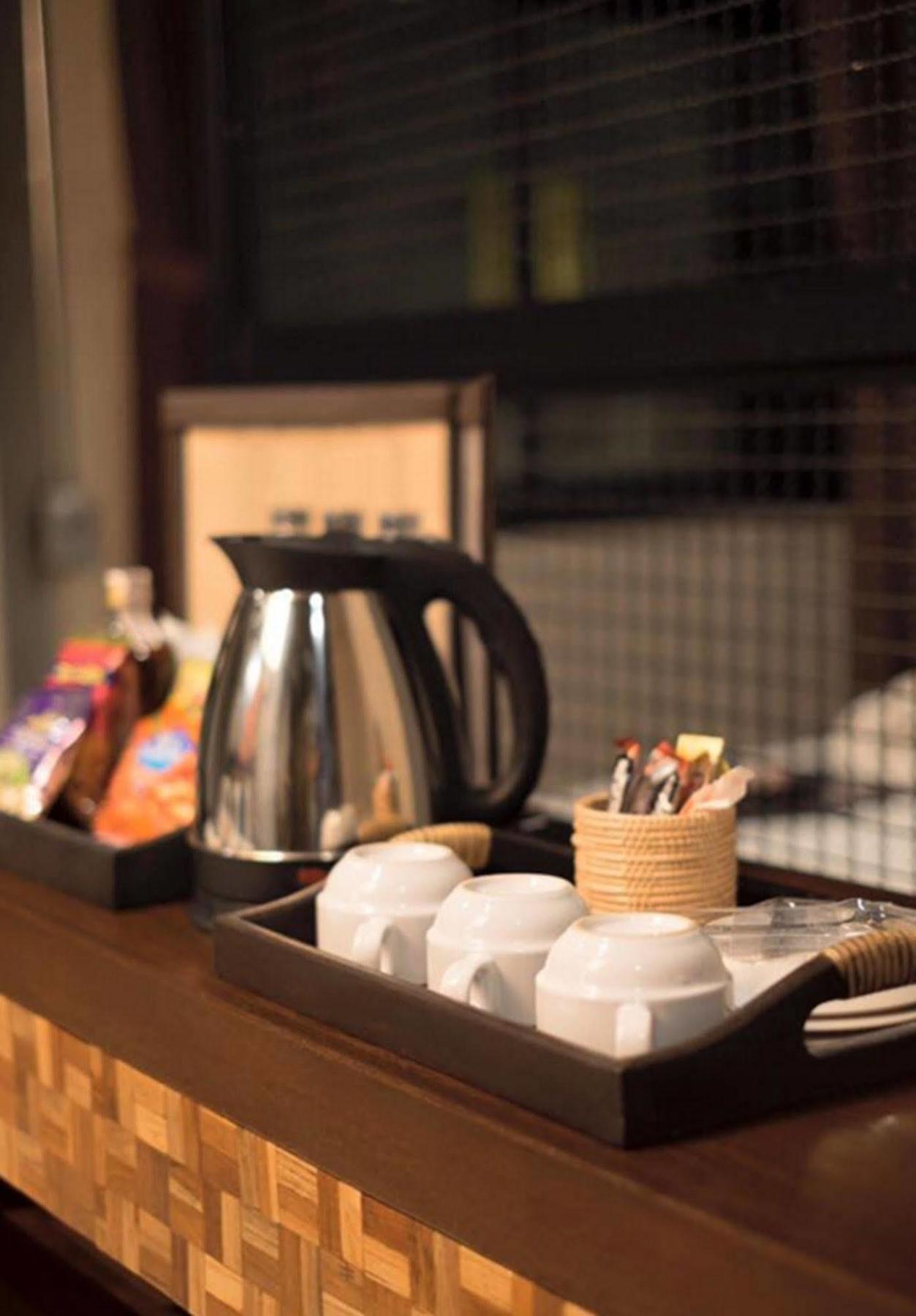 Thapae Loft Hotell Chiang Mai Exteriör bild