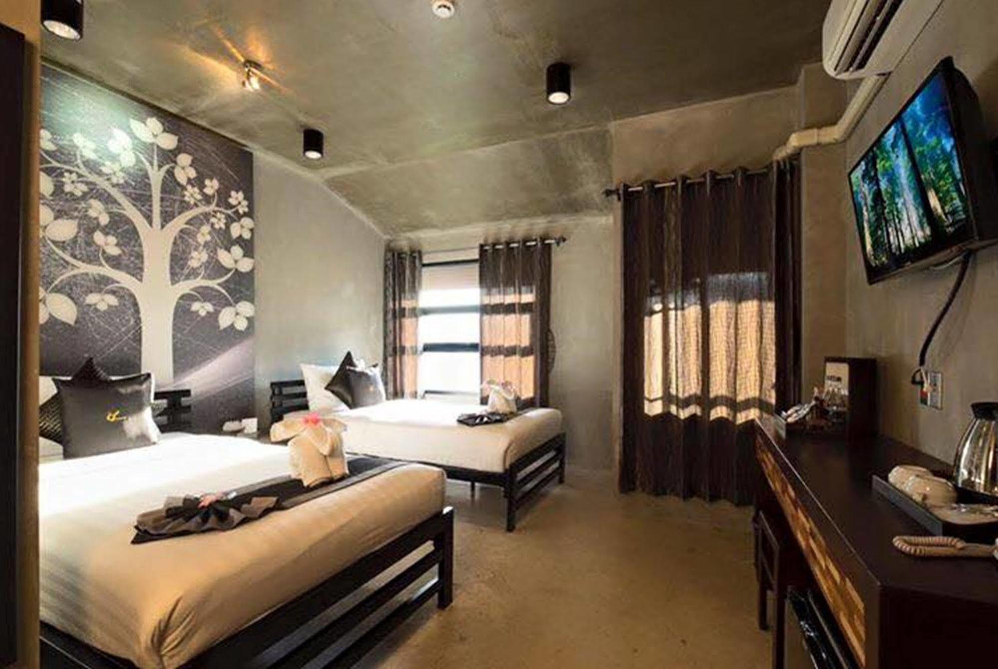 Thapae Loft Hotell Chiang Mai Exteriör bild