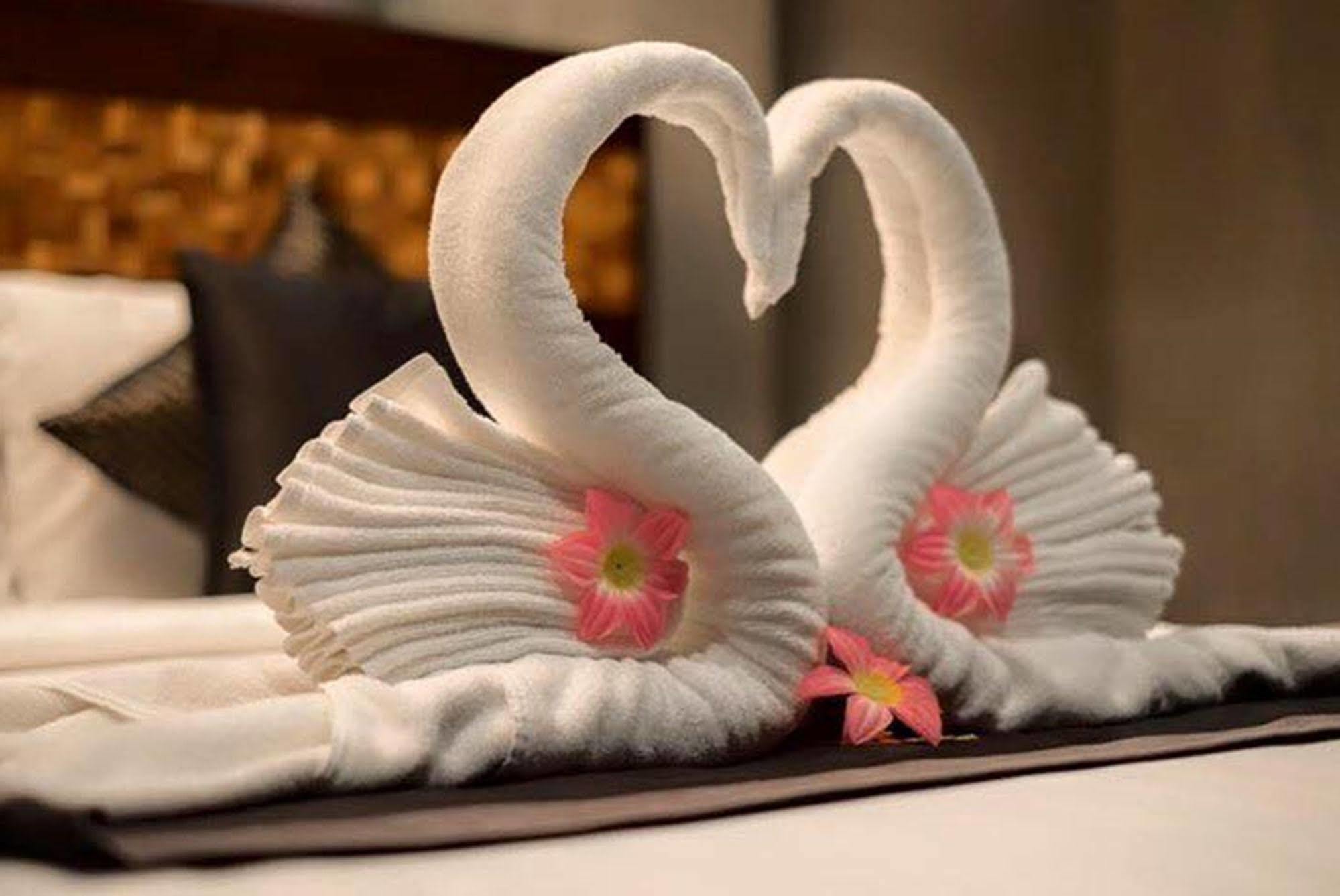 Thapae Loft Hotell Chiang Mai Exteriör bild