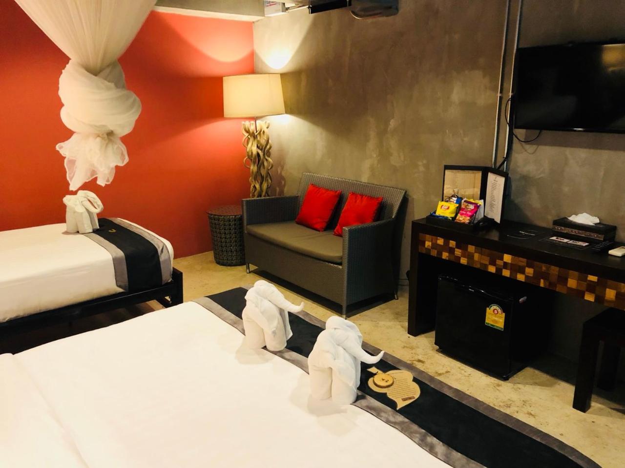 Thapae Loft Hotell Chiang Mai Exteriör bild